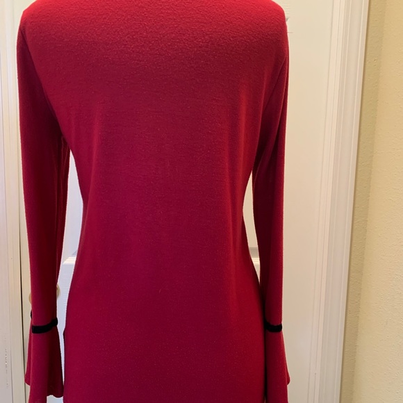 August Silk burgundy bell sleeve velvet trim sz M - Picture 5 of 5